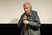 <span style='display:inline-block; background-color:#DF071E; width: 100%;padding:5px;'>Jacques Doillon</span>