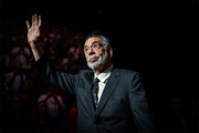 <span style='display:inline-block; background-color:#DF071E; width: 100%;padding:5px;'>Francis Ford Coppola</span>