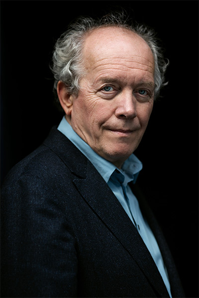 <span style='display:inline-block; background-color:#DF071E; width: 100%;padding:5px;'>Luc Dardenne</span>